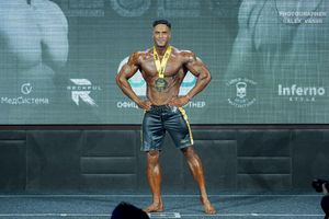 MEN'S PHYSIQUE +179
